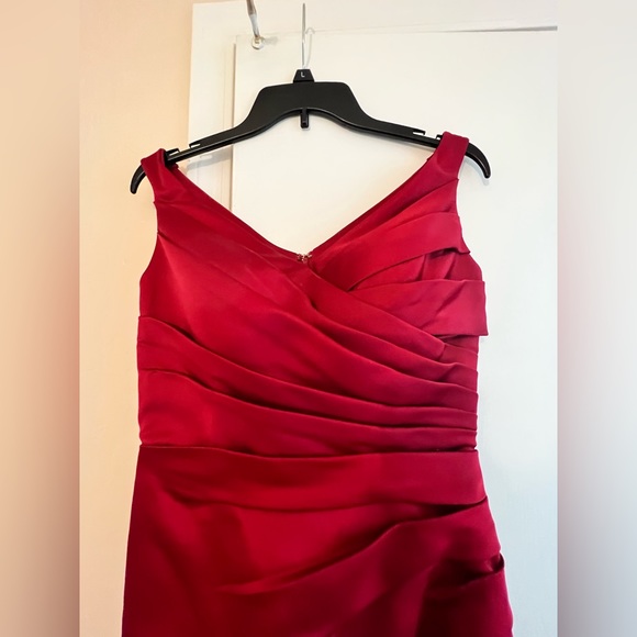 Saison Blanche ruched Mother of the Bride gown - Picture 3 of 9